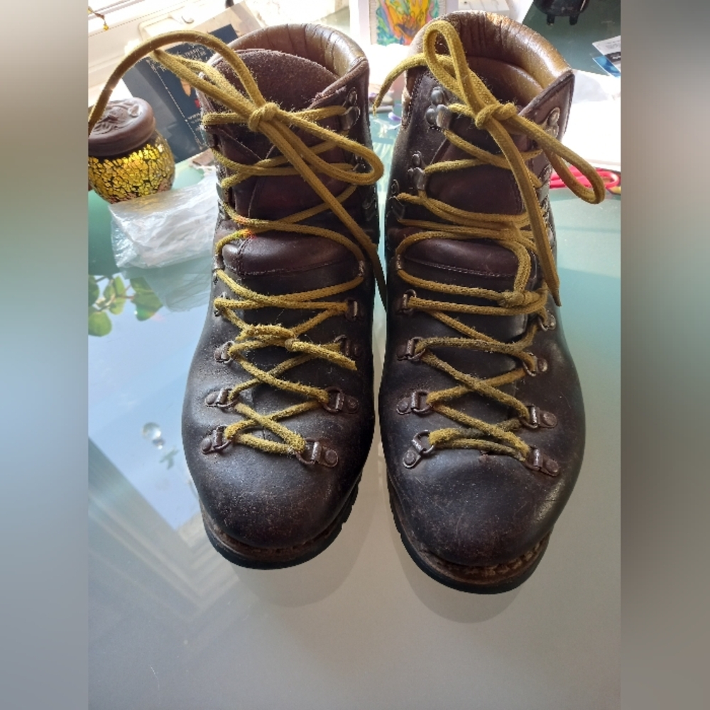 Vintage 1970’s Leather hiking boots